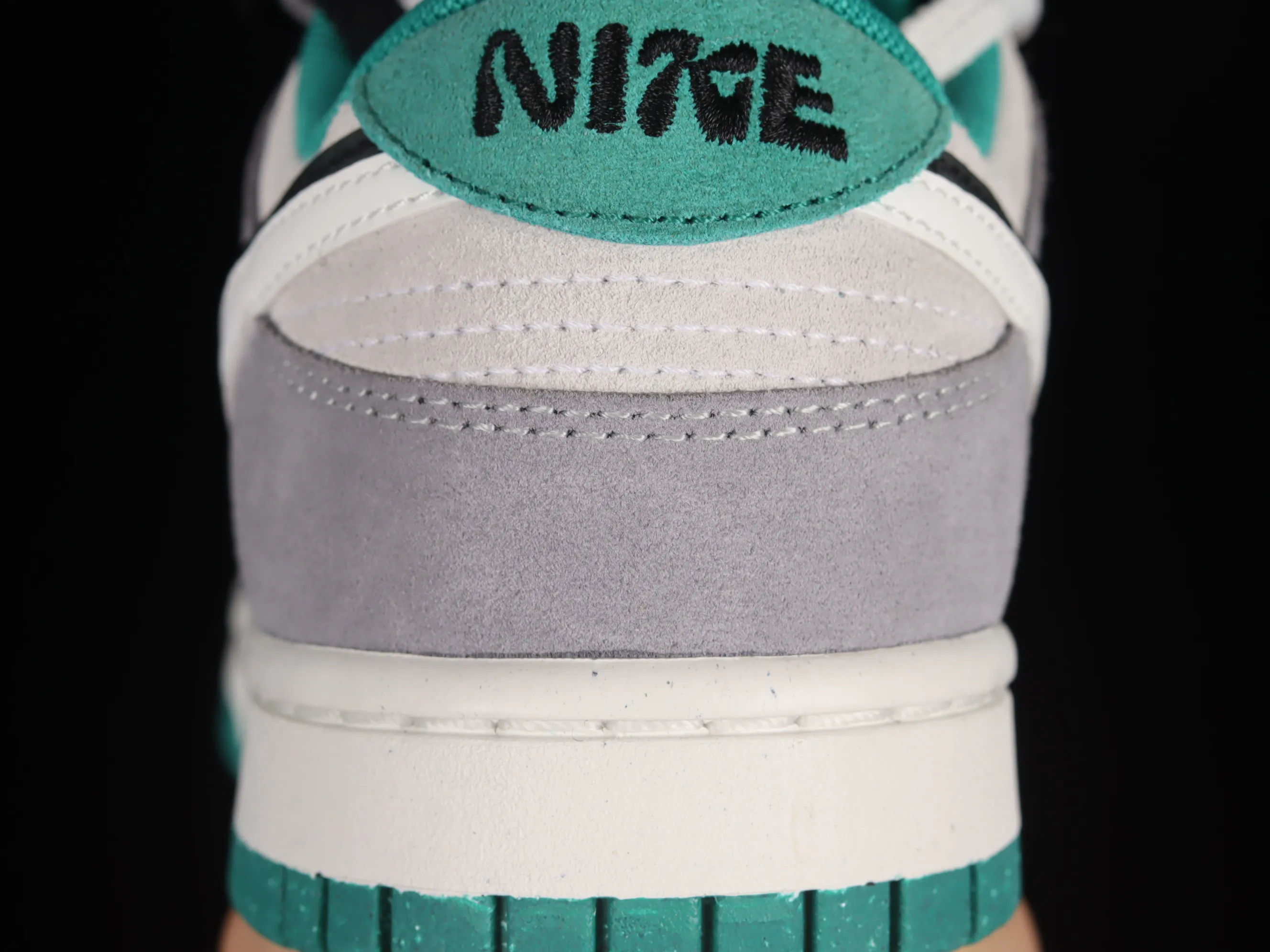 All categories Nk SB Dunk Series Nk SB Dunk Low low-top sneakers Nk SB Dunk Low "85" white and black double hook strap gray SB low-top sports and leisure sneakers DO9457-132